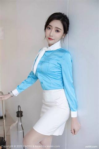 [XIAOYU语画界] Vol.710 Wang Xinyao yanni vêtements professionnels jupe courte blanche sous-vêtements blancs avec des bas de couleur - 0006.jpg