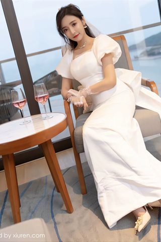 [XIAOYU语画界] Vol.733 Abito da sposa bianco Wang Xinyao yanni con calze bianche - 0014.jpg