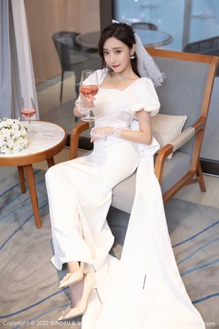 [XIAOYU语画界] Vol.733 Wang Xinyao yanni vestido de novia blanco con medias blancas - 0016.jpg