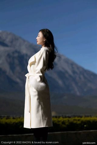 [XIAOYU语画界] Vol.772 Haut blanc Yang Chenchen Yome avec jupe noire et bas de couleur primaire - 0001.jpg