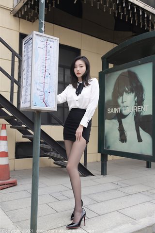 [XiuRen] No.3020 Young model Enron Maleah last bus theme opens black pantyhose show buttocks beautiful legs photo - 0006.jpg