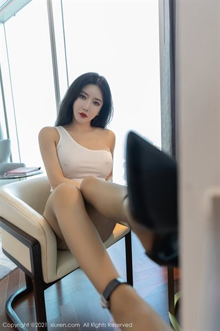 [XiuRen] No.3074 Tiểu công chúa Xinyan cởi chiếc quần tất đen siêu mỏng trong phòng riêng, để lộ chiếc quần lót họa tiết da báo, - 0001.jpg