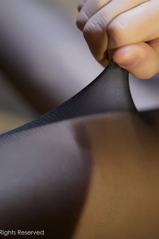 [XiuRen] No.3113 টেন্ডার মডেল জি ঝেং জিয়াংসু, ঝেজিয়াং এবং সাংহাই ভ্রমণ ফটোশুট কালো প্যান্টিহোজ সহ উজ্জ্বল লাল ঝুলন্ত স্কার্ট একট - 0028.jpg