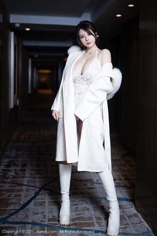 [XiuRen] No.3121 Tierna modelo crema hermana exquisita lencería sexy hueca con medias de encaje mostrar cara de niño pechos - 0002.jpg