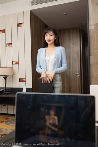 [XiuRen] No.3146 La secrétaire du mannequin tendre Lu Xuanxuan rencontre le thème de l'enlèvement des jeans et de la non-révél - 0015.jpg