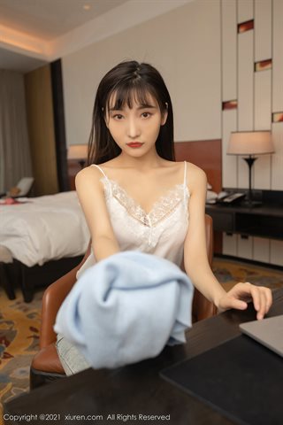 [XiuRen] No.3146 La segretaria della tenera modella Lu Xuanxuan incontra il tema di togliersi i jeans e non rivelare carne - 0027.jpg