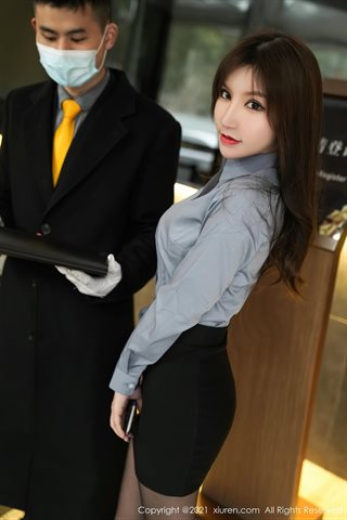 [XiuRen] No.3187 Jeune mannequin Zhou Yuxi Sandy thème d'entraînement au feu jupe noire sexy sous des collants noirs-minces - 0022.jpg