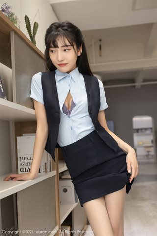 [XiuRen] No.3215 Model lembut pengawas layanan pelanggan Lu Xuanxuan tema ultra-tipis daging sutra pantyhose celana renda terbuka - 0001.jpg