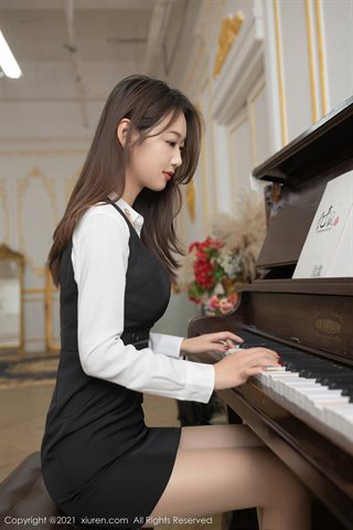 [XiuRen] No.3219 Tender model Tang Anqi piano teacher theme private room de-meat pantyhose revealing perspective panties seductive - 0011.jpg