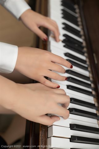 [XiuRen] No.3219 Zartes Modell Tang Anqi Klavierlehrer Thema Privatzimmer Strippen Strumpfhosen enthüllt Perspektive Höschen - 0014.jpg