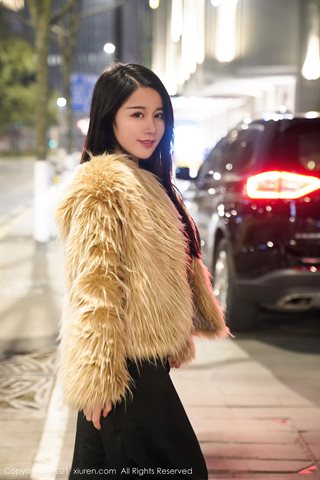 [XiuRen] No.3222 Tenera modello Meiqi Mia abbigliamento in pelliccia leggera per esterni che mostra biancheria intima nera sexy ch - 0050.jpg