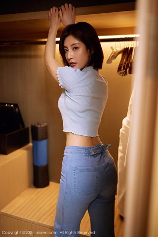 [XiuRen] No.3229 Model lembut Lin Wenwen yooki jeans tema kamar pribadi setengah telanjang pakaian seksi gambar tinggi godaan foto - 0010.jpg