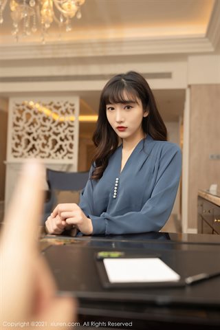 [XiuRen] No.3246 La giovane modella Lu Xuanxuan si toglie l'uniforme da lavoro per rivelare biancheria intima sexy e collant, - 0021.jpg