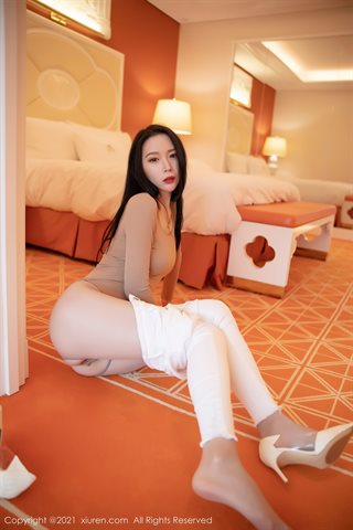 [XiuRen] No.3303 Tender model dream heart moon Macau wish travel photo of skinny jeans half-exposed open file meat pantyhose - 0045.jpg