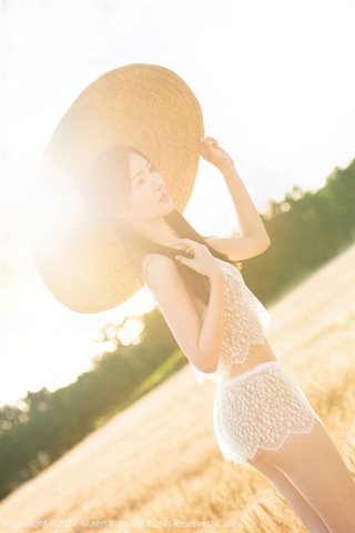 [XiuRen] No.3313 Goddess Shen Mengyao in the wheat field with white wispy underwear half-off showing her hot body and the ultimate - 0005.jpg