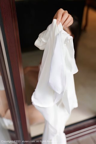 [XiuRen] No.3332 부드러운 모델 귀여운 한약 아기 베이징 여행 촬영 흰색 직장 전문 착용 하프 오프 쇼 통통한 그림 유혹 사진 - 0003.jpg