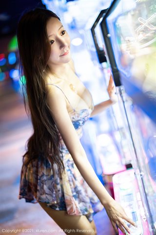 [XiuRen] No.3354 女神王Xinyaoyanni屋外花柄ハンギングスカートローカットショーふっくらとした姿魅力的な誘惑写真 - 0022.jpg