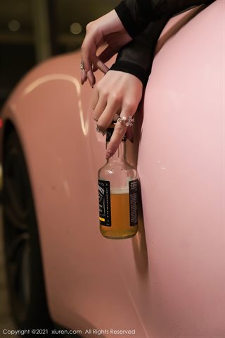 [XiuRen] No.3361 텐더 모델 Zhou Yuxi 술취한 음모 테마 개인실 침대 반 오프 쇼 뜨거운 몸 매력적인 유혹 사진 - 0009.jpg