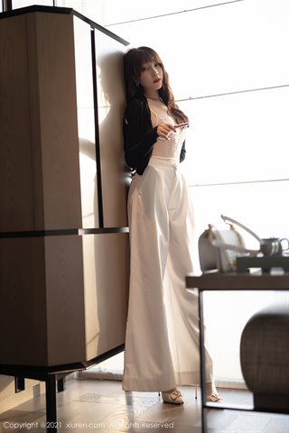 [XiuRen] No.3367 La habitación privada de la diosa Zhizhi Booty, ropa interior blanca exquisita y hueca con tirantes de seda,. - 0005.jpg