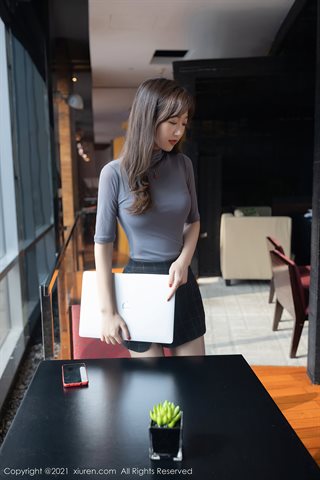 [XiuRen] No.3391 Concurso modelo Tang Anqi estilo urbano OL roupas metade revelando nenhuma meia-calça preta interna mostra - 0007.jpg