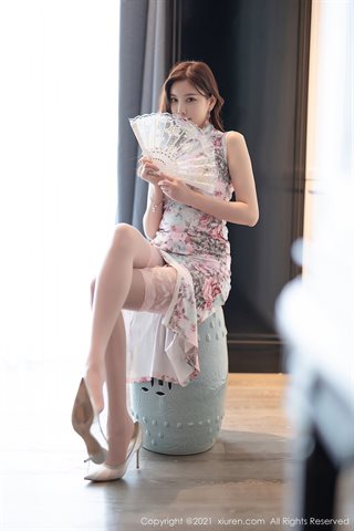 [XiuRen] No.3461 섹시한 몸매의 유혹을 보여주는 레이스 멜빵이 달린 여신 Yang Chenchen Yome 개인 핑크 속옷 photo - 0012.jpg