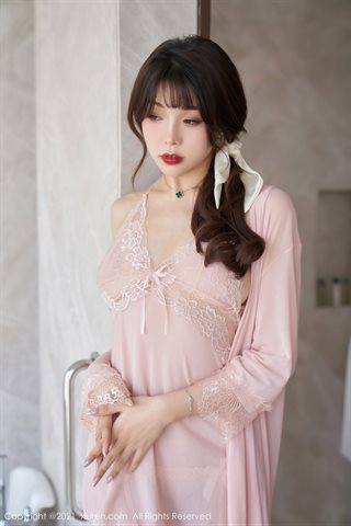 [XiuRen] No.3485 Dewi Zhizhi Booty kamar mandi pakaian dalam renda merah muda dengan suspender renda foto pesona ekstrim - 0008.jpg