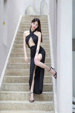 [XiuRen] No.3487 Tierna modelo She Bella bella Xishuangbanna foto de viaje negro elegante vestido de vacío perfecta tentación foto - 0009.jpg