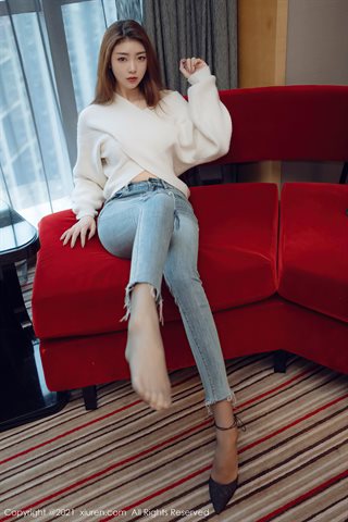 [XiuRen] No.3493 La joven modelo Cola Vicky se quita los jeans ajustados en su habitación privada y revela la tentación de las. - 0011.jpg