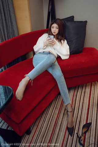 [XiuRen] No.3493 Young model Cola Vicky takes off her tight jeans in her private room and reveals ultra-thin black pantyhose - 0014.jpg