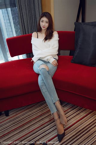 [XiuRen] No.3493 La joven modelo Cola Vicky se quita los jeans ajustados en su habitación privada y revela la tentación de las. - 0021.jpg