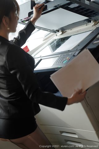 [XiuRen] No.3504 여신 Zhou Yuxi Sandy's office plot theme 레이스 속옷 with black 실크 유혹 photo - 0023.jpg