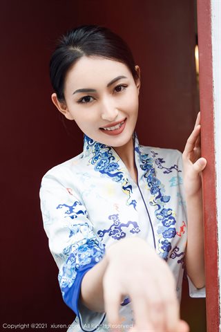 [XiuRen] No.3521 부드러운 모델 Chen Shuyu cheongsam 여자 친구 테마 반 벗겨진 섹시한 속옷 쇼 완벽한 바디 유혹 사진 - 0002.jpg