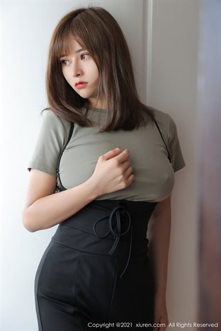 [XiuRen] No.3557 Pakaian vakum kamar pribadi model lembut Nai Muzi dengan stoking hitam - 0016.jpg