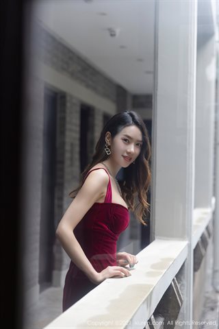 [XiuRen] No.3616 Model Fang Zixuan's private room sexy red dress with ultra-thin stockings - 0011.jpg