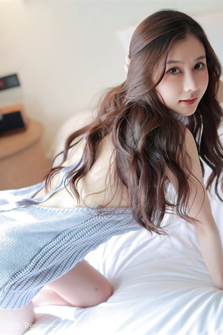 [XiuRen] No.3646 모델 Yin Tiantian 오픈 백 스웨터 테마 개인실 침대 진공 반 충격 가슴과 엉덩이 유혹 사진 - 0003.jpg