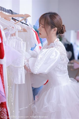 [XiuRen] No.3671 Model Nai Muzi's schönes Hochzeitsthema Privatzimmer sexy Kleid mit Spitzen-Hosenträgern heiße Versuchung - 0006.jpg