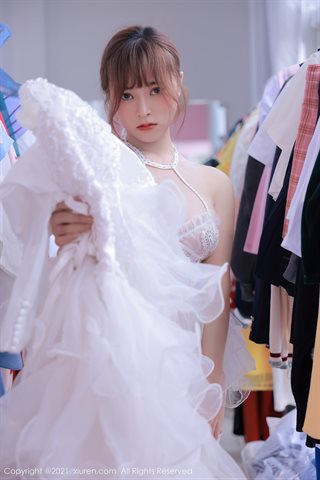[XiuRen] No.3671 Model Nai Muzi's schönes Hochzeitsthema Privatzimmer sexy Kleid mit Spitzen-Hosenträgern heiße Versuchung - 0011.jpg
