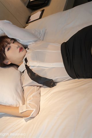 [XiuRen] No.3705 Model Lu Xuanxuan's business trip plot theme hotel bed sexy underwear with no inner black silk temptation - 0041.jpg
