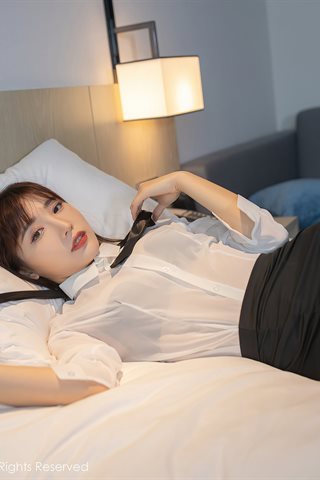 [XiuRen] No.3705 El viaje de negocios de la modelo Lu Xuanxuan trama el tema de la cama del hotel ropa interior sexy sin interior - 0047.jpg