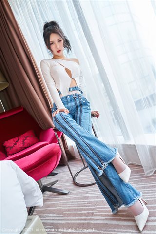 [XiuRen] No.3720 Model Emily Yin Fei zieht ihre Jeans in ihrem Privatzimmer aus und zeigt ihr perfektes Körperversuchungsfoto - 0006.jpg