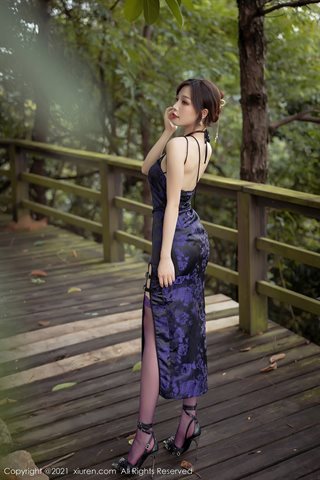 [XiuRen] No.3794 美しいお尻と美しい脚の誘惑写真を示す薄い透明なパンティーを持つ女神Zhizhi戦利品の民家紫色の古典的なチャイナドレス - 0016.jpg