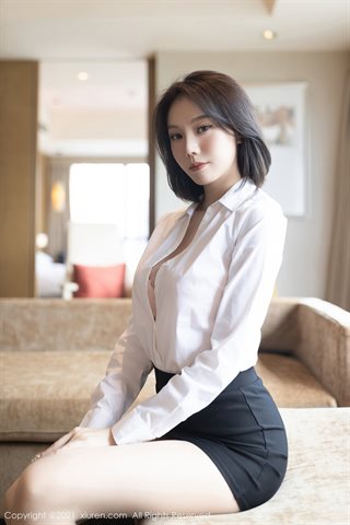 [XiuRen] No.3803 Modelo Enron Maleah camisa branca com saia preta profissional usa calcinha rosa meio despojada foto tentação - 0025.jpg
