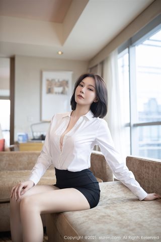 [XiuRen] No.3803 Модель Enron Maleah в белой рубашке с черной юбкой, профессиональная одежда, полураздетое розовое нижнее белье, - 0028.jpg