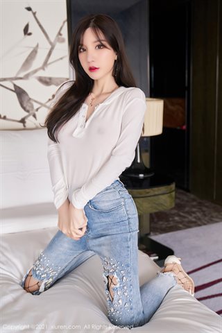 [XiuRen] No.3804 Goddess Zhou Yuxi Sandy took off her jeans in her private room and revealed black silk stockings, showing her. - 0022.jpg