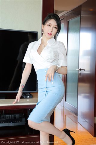 [XiuRen] No.3812 Modelo Jade Rabbit Miki ropa profesional OL tema habitación privada medio expuesta sexy lencería tenue - 0002.jpg
