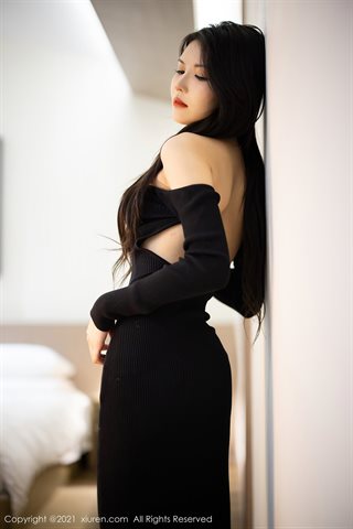 [XiuRen] No.3822 Nuevo modelo Yuanyuan salsa Belle Hangzhou foto de viaje vestido elegante negro con pantimedias negras foto - 0002.jpg