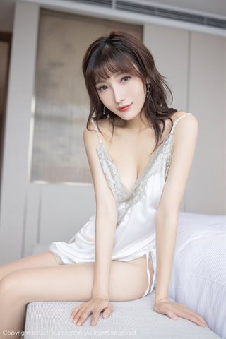 [XiuRen] No.3861 O tema do pijama doméstico do modelo Lu Xuanxuan quarto privado flertando saia revelando ultra-fino sem-calça - 0023.jpg