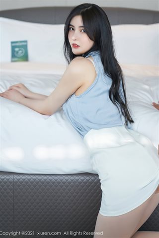 [XiuRen] No.3888 Modello Han Jingan Dali segretaria di viaggio a tema camera privata letto a metà della sensuale posa tentazione - 0023.jpg
