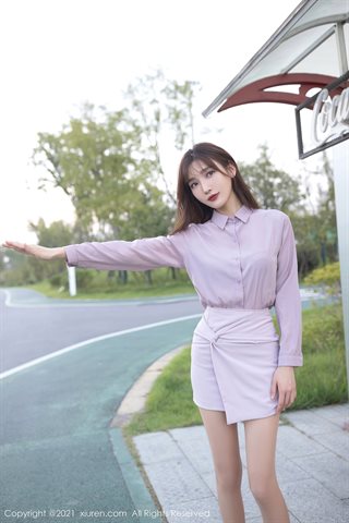 [XiuRen] No.3925 La modelo Lu Xuanxuan llega a casa después de salir del trabajo de una habitación privada con el tema de la ropa  - 0001.jpg