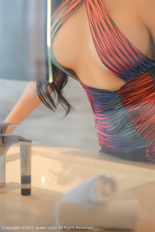 [XiuRen] No.3945 نموذج تيان بينغبينغ سانيا السفر صورة فستان رائع اللون مع جوارب سوداء من الحرير تظهر صورة إغراء الجسم المثالي - 0014.jpg
